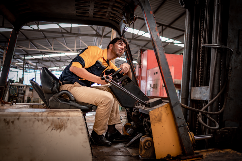 รถโฟล์คลิฟคืออะไร? มีกี่ประเภท และใช้งานต่างกันอย่างไร